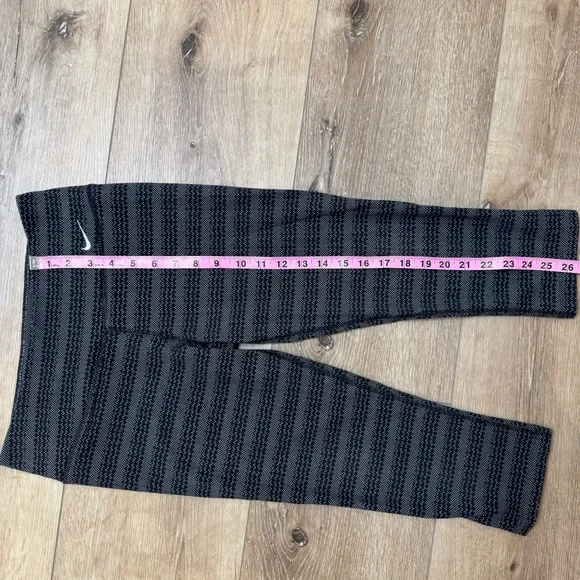 Like New Nike Dri-Fit Black Athletic Leggings Elastic Waist Size Small - Picture 14 of 16